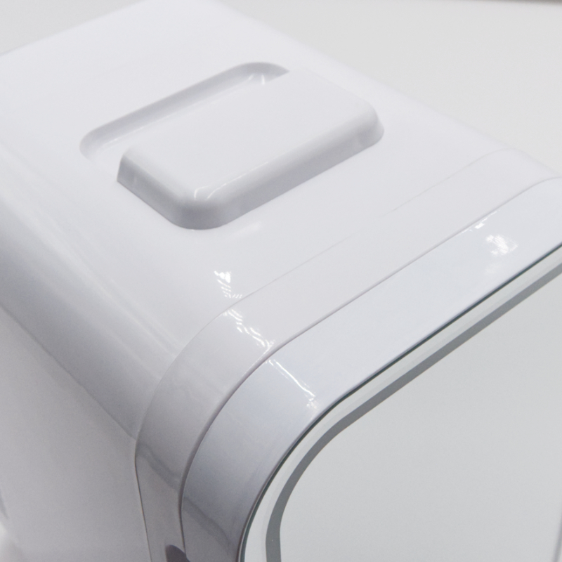 Integrated Carrying Handle